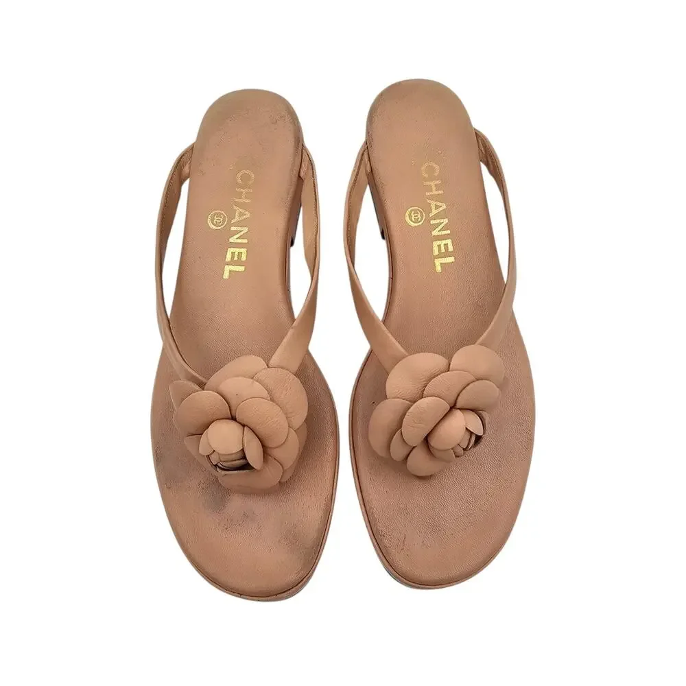 Chanel Camelia Thong Flip Flop Flat Vintage Beige Tan Leather Flower Size 8